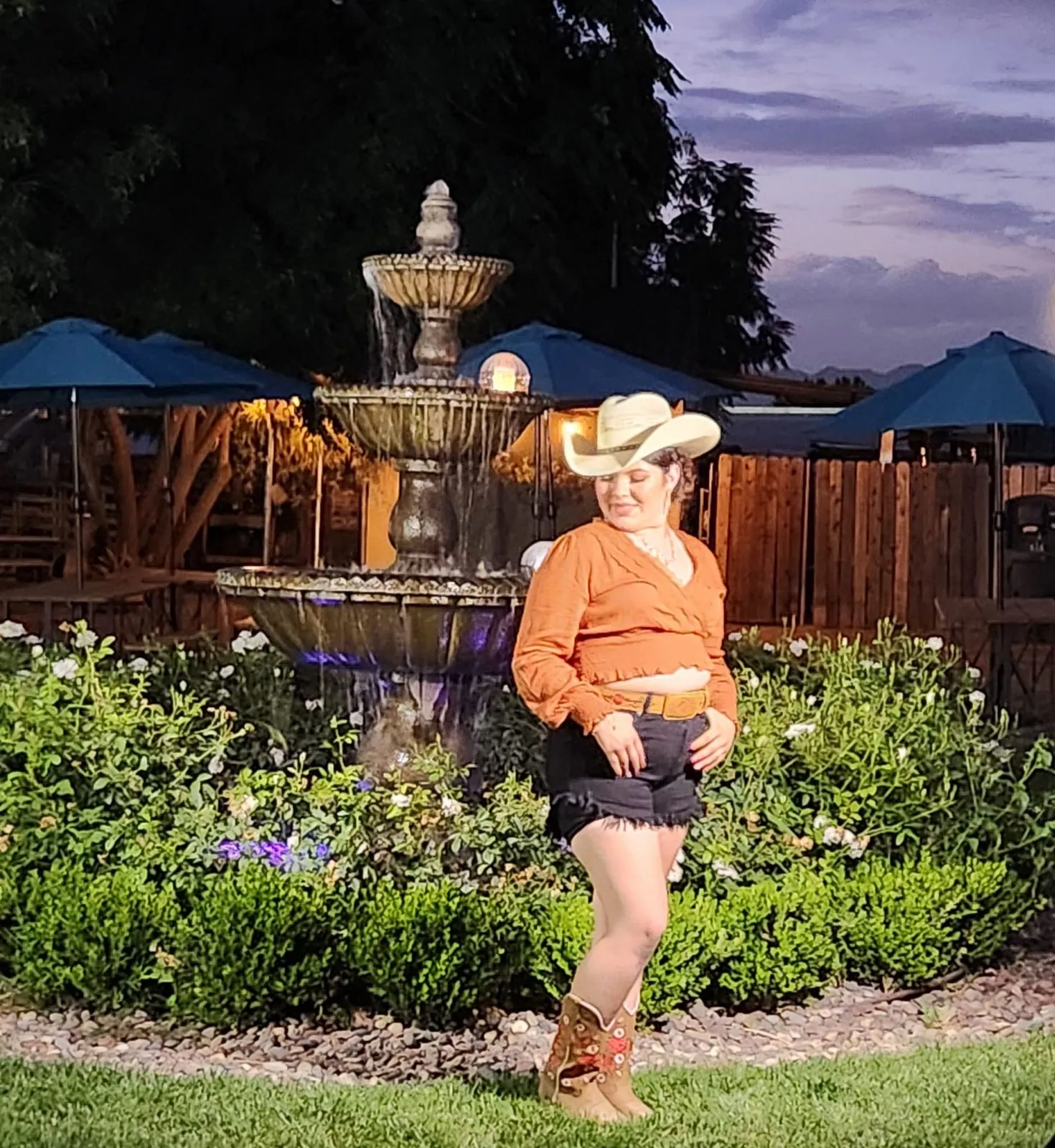 Fountain garden in the evening — Rancho Lagunas outdoor ranch event venue in Bloomington, California